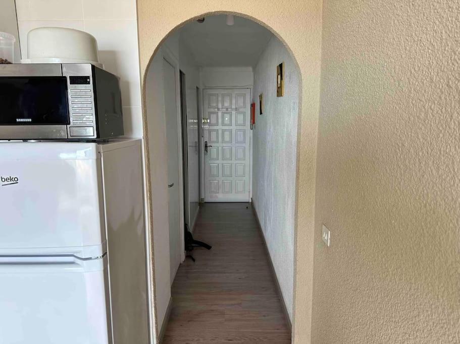 Vistas Frontales Al Mar Apartment Емпуриабрава Екстериор снимка