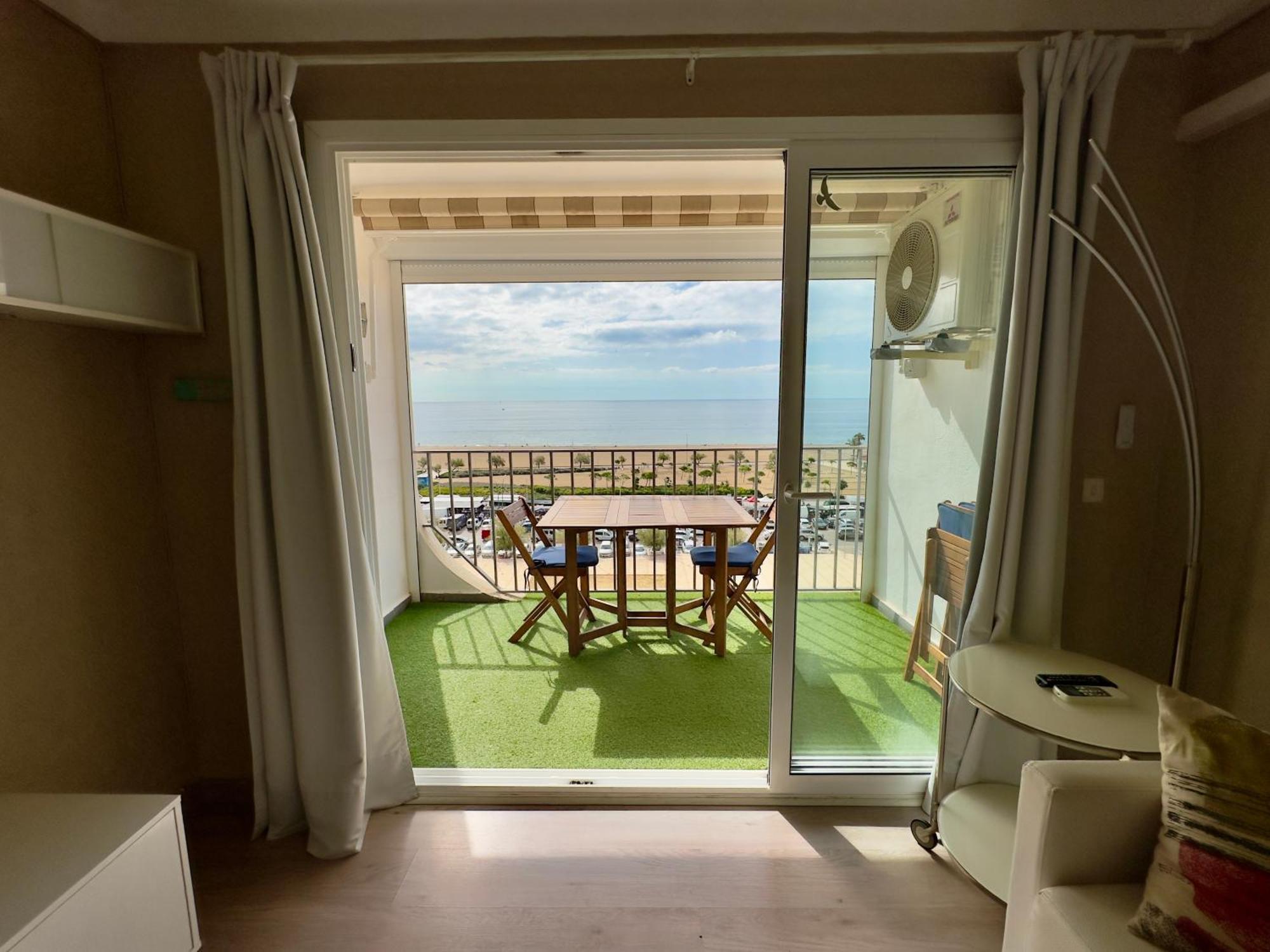 Vistas Frontales Al Mar Apartment Емпуриабрава Екстериор снимка